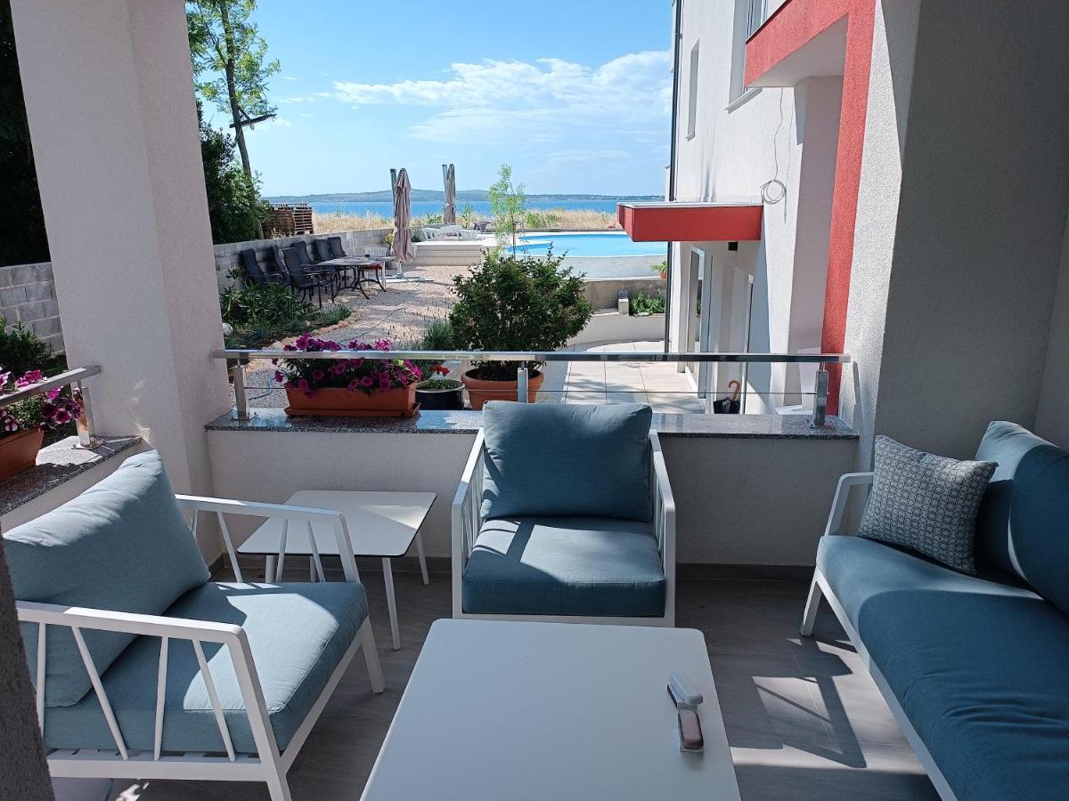 Aparthotel Dalmacija 프리블라카 외부 사진
