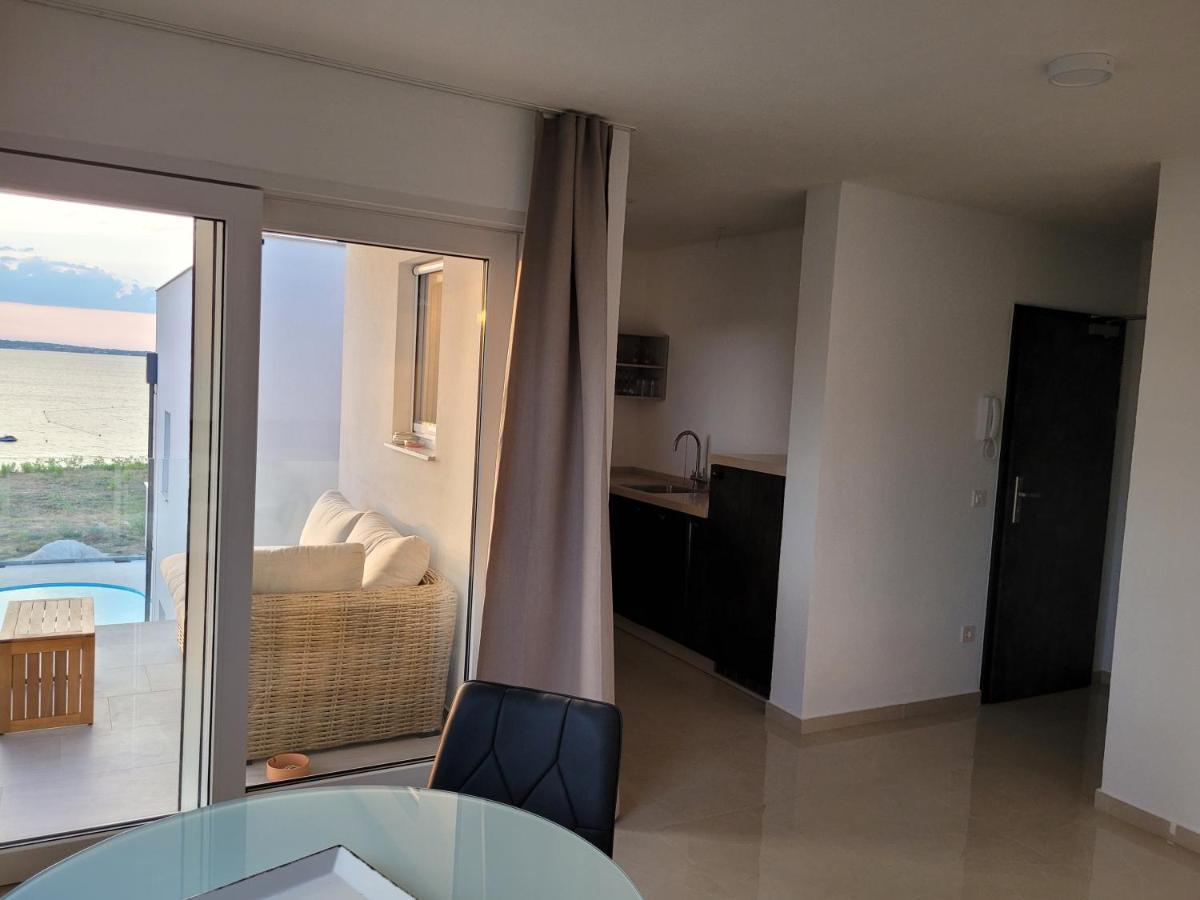 Aparthotel Dalmacija 프리블라카 외부 사진
